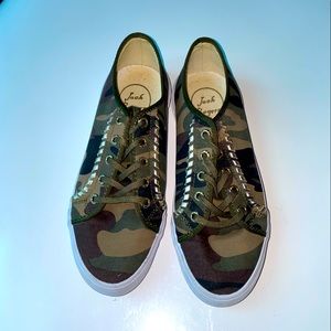 Jack Rogers Camo sneakers
